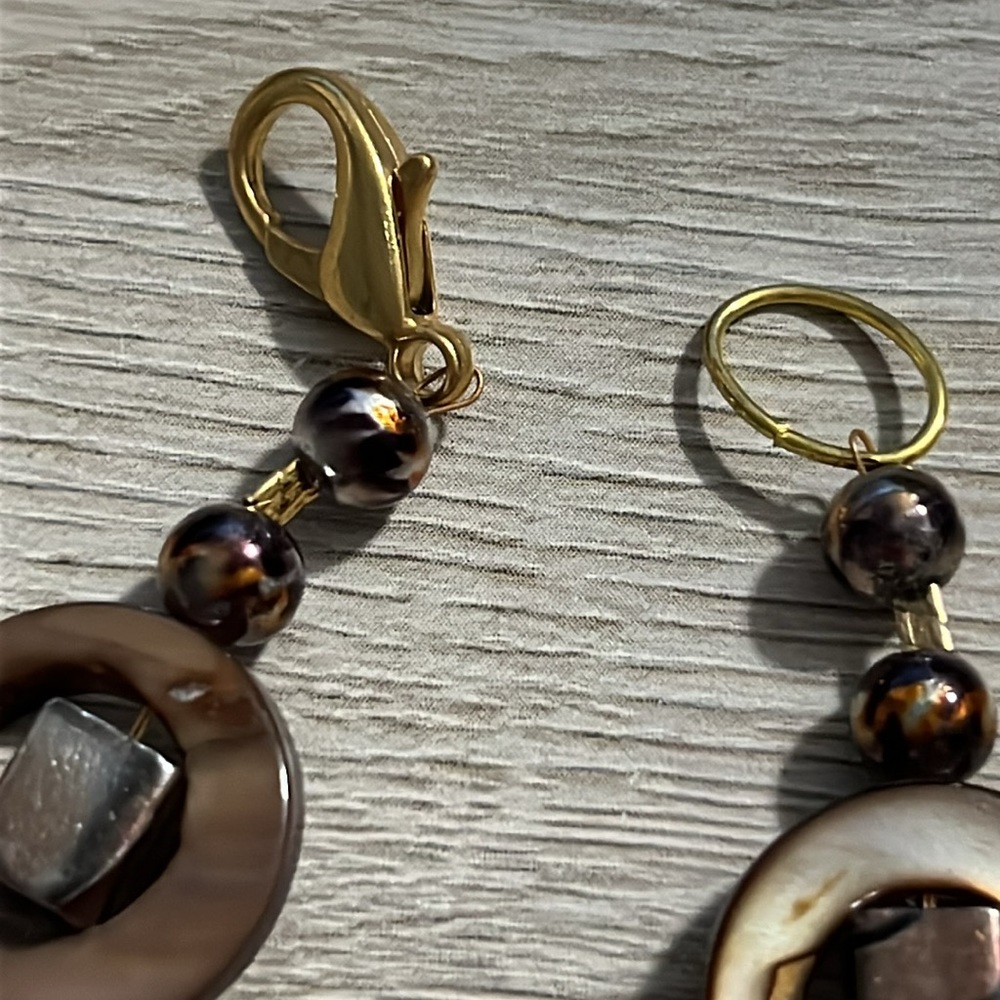 Bead and Shell Bracelet - Picture 4 of 5